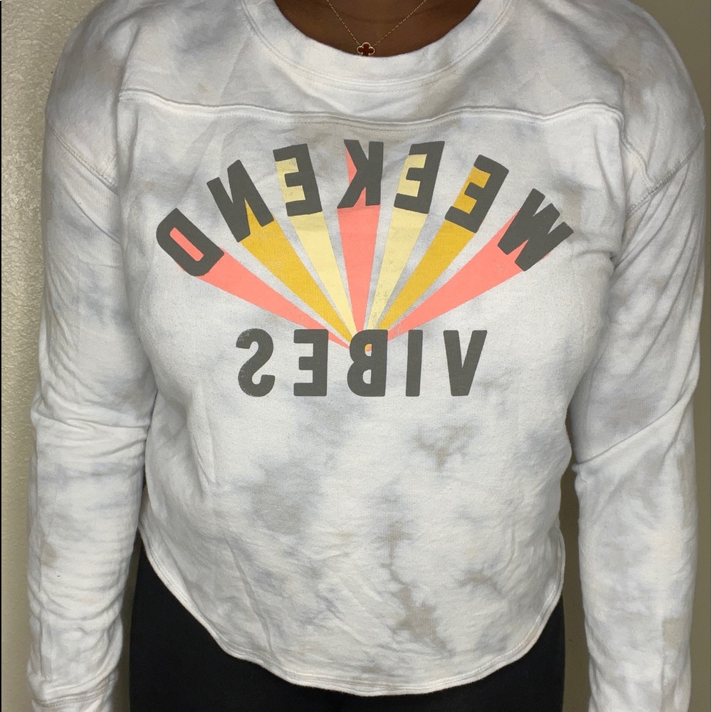Long sleeve sweater graphic top